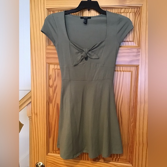 FOREVER 21 KEYHOLE TIE SKATER DRESSES SZ M LOT OF 2 YELLOW OLIVE ARMY GREEN - Picture 4 of 8